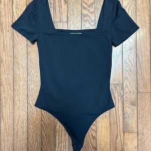 Babaton Black Contour Square neck Short Sleeve Body Suit